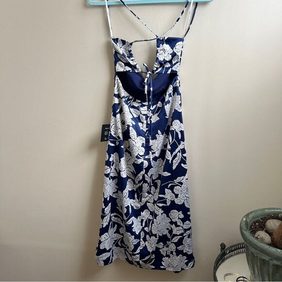 Lulus NWT Elevated Occasion Navy Satin Floral Cowl Tie-Back Dress Size XS - Picture 8 of 8